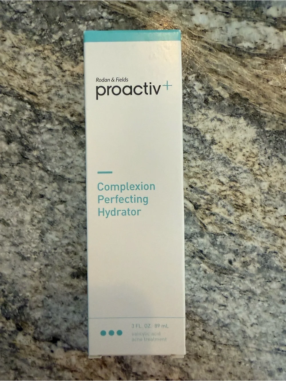 Proactiv Complexion Perfecting Hydrator – White/Teal